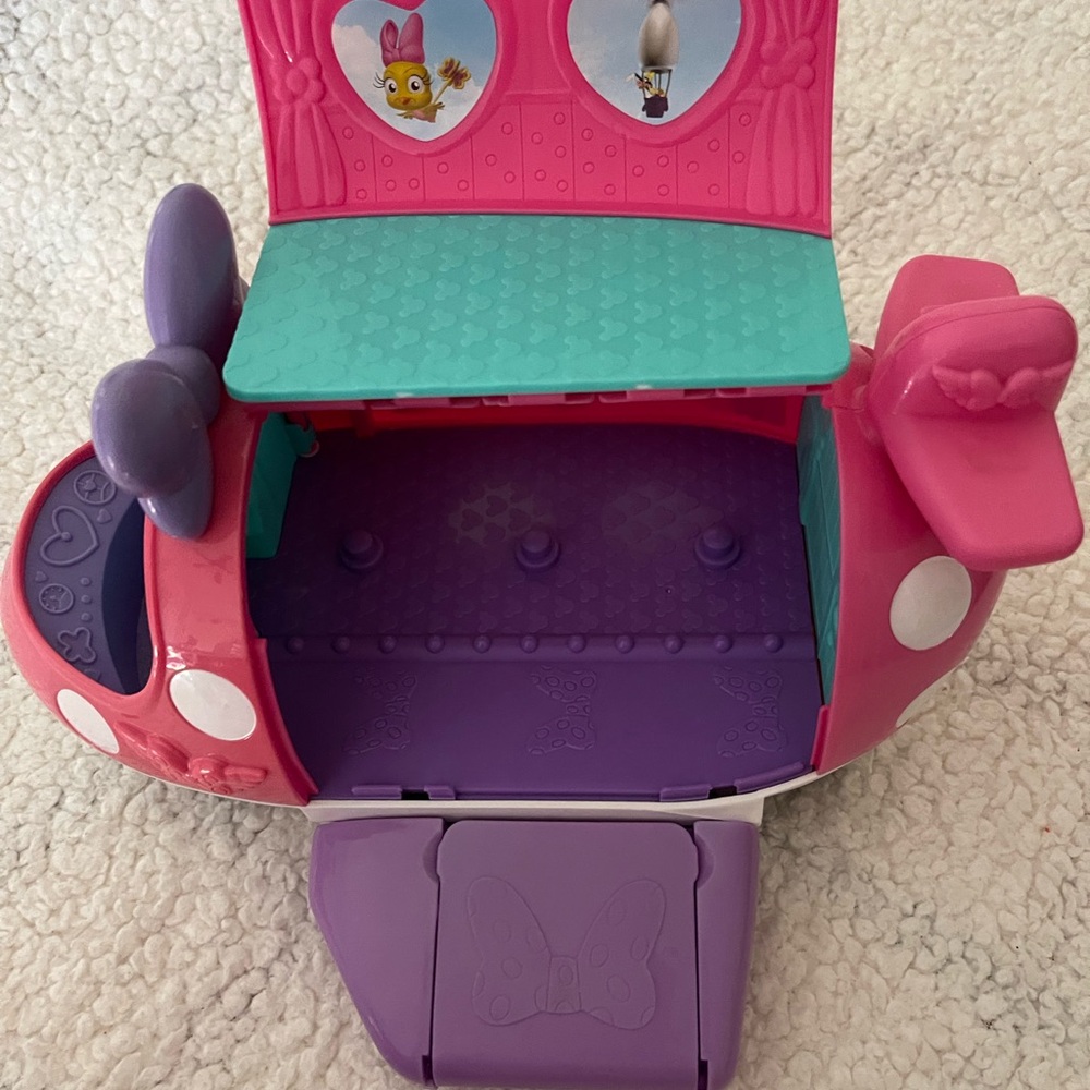 Minnie Mouse Airplane - Picture 3 of 3